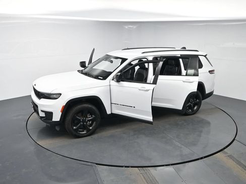 Used 2023 Jeep Grand Cherokee L Laredo AWD/4WD image 54