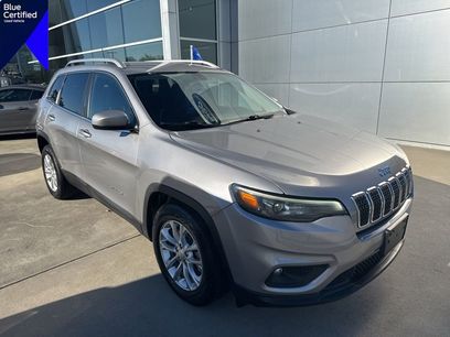 Used 2019 Jeep Cherokee Latitude w/ Popular Appearance Group