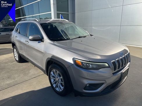 Used 2019 Jeep Cherokee Latitude w/ Popular Appearance Group image 1