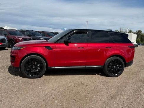 Used 2025 Land Rover Range Rover Sport SE AWD/4WD image 2