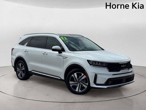 Certified 2022 Kia Sorento EX w/ Panoramic Sunroof Package AWD/4WD image 2