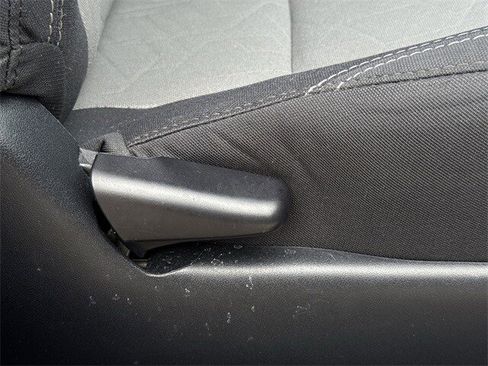 Used 2021 Toyota Tacoma TRD Off-Road image 31