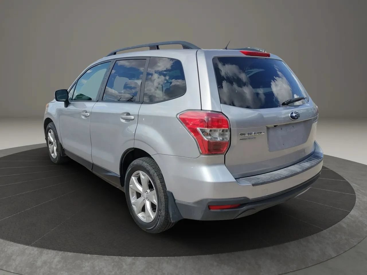 Used 2014 Subaru Forester 2.5i Premium AWD/4WD image 3