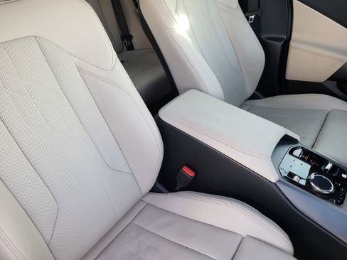 Used 2025 BMW X3 xDrive30i w/ Premium Package image 14