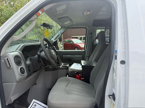 Used 2013 Ford E-150 and Econoline 150 w/ PWR Group image 10