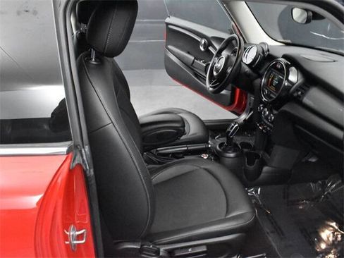 Used 2020 MINI Cooper 2-Door Hardtop w/ Storage Package image 17