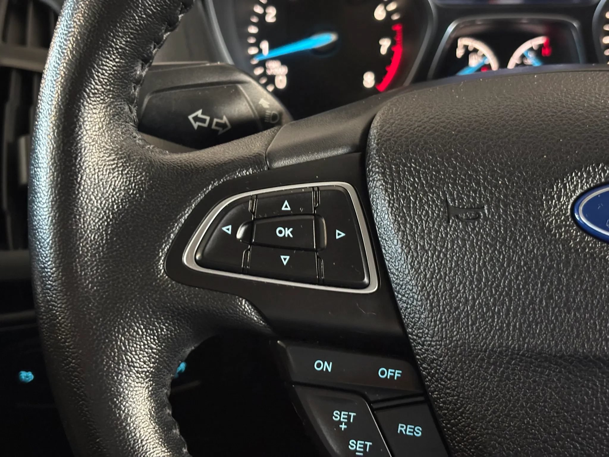 Used 2016 Ford Focus SE w/ SE Cold Weather Package FWD image 32