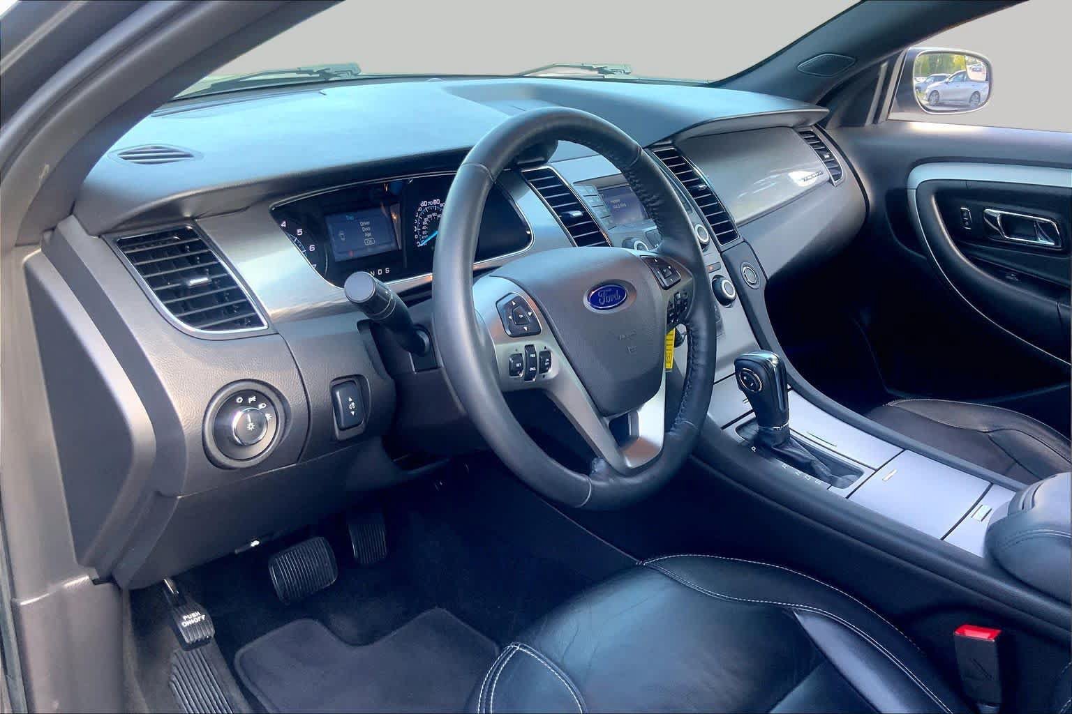 Used 2017 Ford Taurus SEL FWD image 16