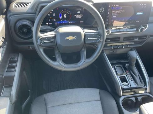 Used 2025 Chevrolet Colorado W/T RWD image 13