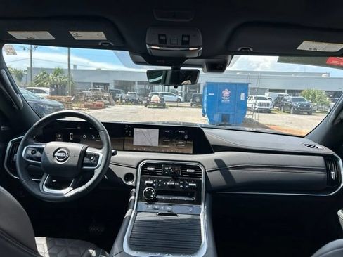Used 2025 Nissan Armada Platinum w/ Convenience Package RWD image 18