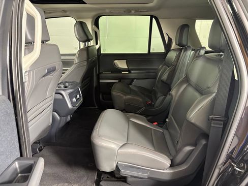 Used 2025 Ford Expedition Max Active AWD/4WD image 45