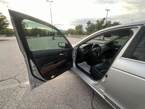 Used 2012 Honda Accord EX-L image 16