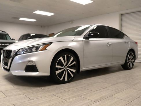 Used 2019 Nissan Altima 2.5 SR AWD/4WD image 3