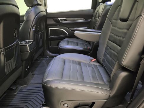 Used 2024 Kia Telluride SX Prestige w/ Towing Package image 47