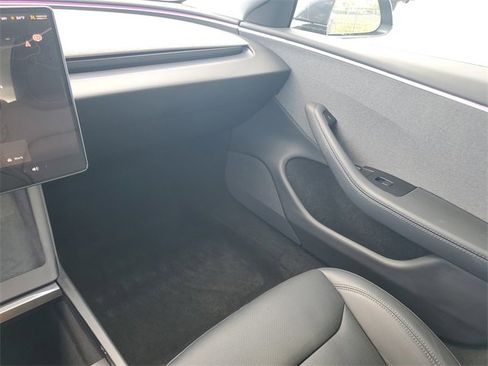 Used 2024 Tesla Model 3 Standard Range image 30