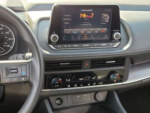 Used 2024 Nissan Rogue SV image 23