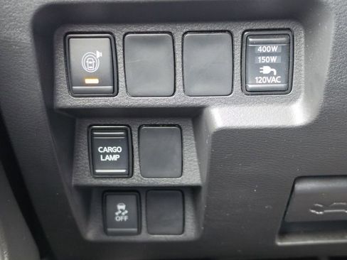 Used 2024 Nissan Frontier SV w/ Technology Package RWD image 14