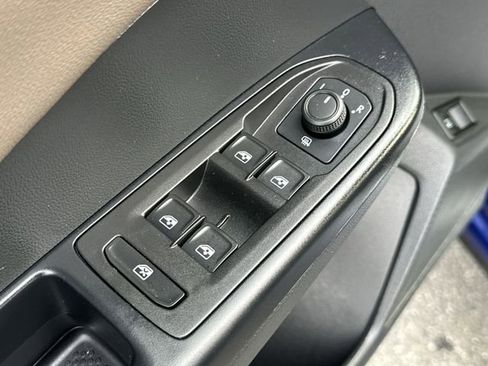 Certified 2023 Volkswagen Taos SEL image 23