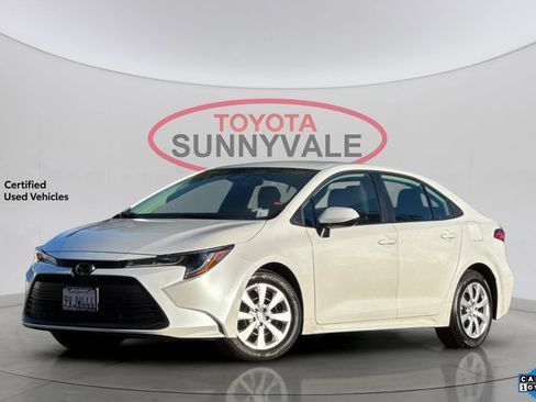 Certified 2025 Toyota Corolla LE image 1