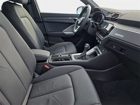 Used 2025 Audi Q3 2.0T Premium Plus w/ Premium Plus Package image 12