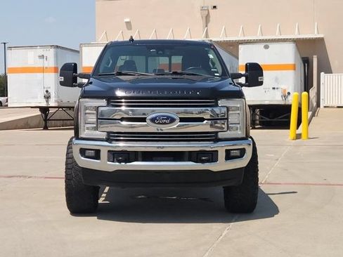 Used 2019 Ford F250 Lariat w/ Lariat Ultimate Package AWD/4WD image 2