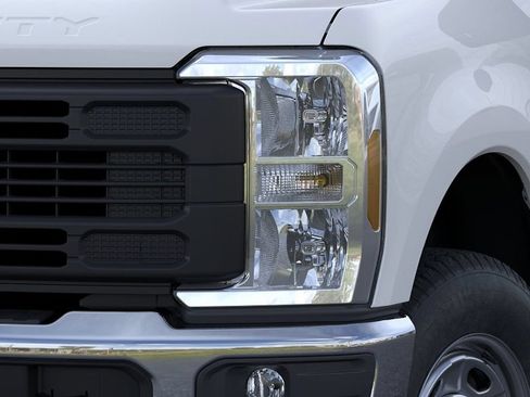 New 2026 Ford F250 XL w/ XL Chrome Package AWD/4WD image 18