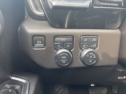 Used 2024 GMC Sierra 1500 SLT image 16