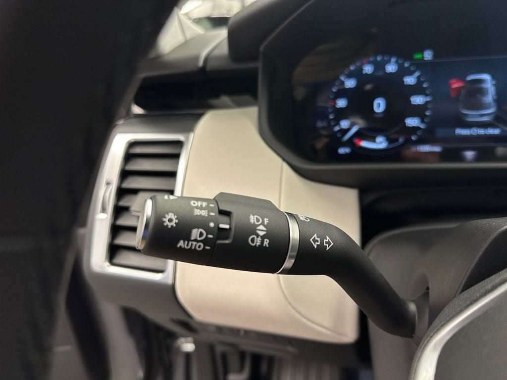 Used 2026 Land Rover Discovery S AWD/4WD image 20