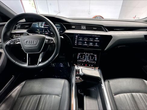 Used 2023 Audi e-tron Premium Plus w/ Premium Plus Package AWD/4WD image 16