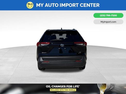 Used 2025 Toyota RAV4 LE AWD/4WD image 6