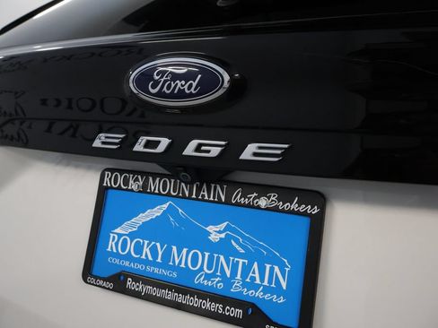Used 2021 Ford Edge SEL w/ Convenience Package AWD/4WD image 9