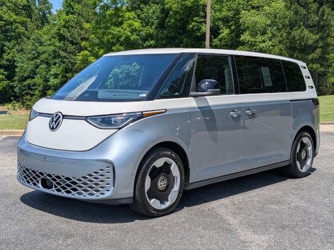 Used 2025 Volkswagen ID. Buzz Pro S Plus RWD image 5