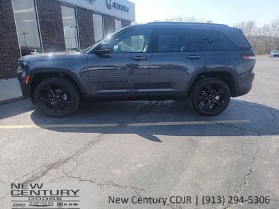 New 2026 Jeep Grand Cherokee Limited w/ Limited Altitude Package