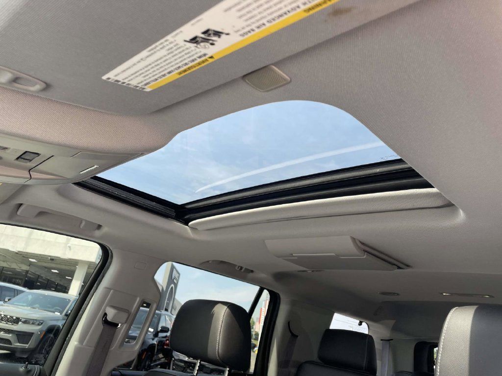 Used 2017 Chevrolet Tahoe LT AWD/4WD image 32