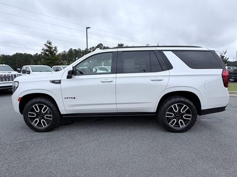 Used 2023 GMC Yukon AT4 w/ AT4 Premium Plus Package AWD/4WD image 5
