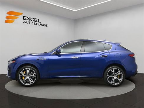 Used 2022 Maserati Levante Modena image 2