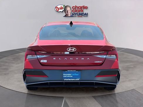 Certified 2025 Hyundai Elantra Limited FWD image 4