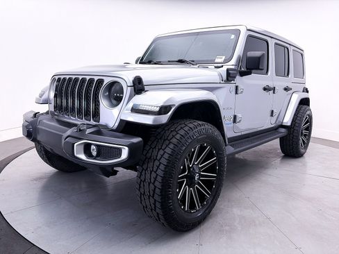 Used 2021 Jeep Wrangler Unlimited Sahara w/ Safety Group AWD/4WD image 16