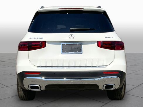 New 2026 Mercedes-Benz GLB 250 4MATIC image 4