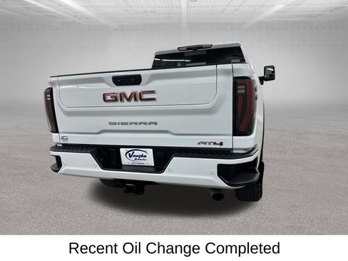 Used 2025 GMC Sierra 2500 AT4 w/ AT4 Premium Plus Package AWD/4WD image 12