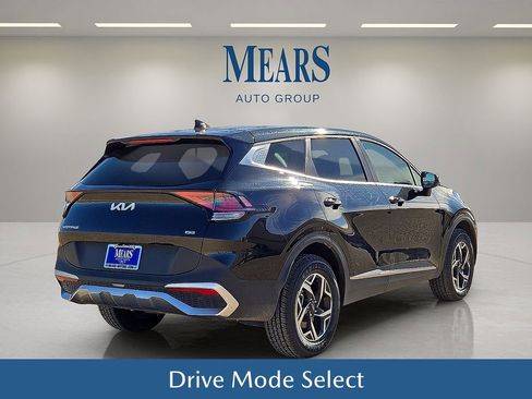 Used 2024 Kia Sportage LX image 6