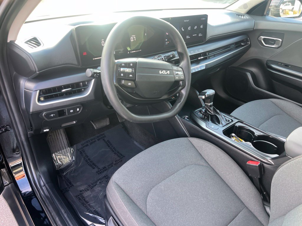 Used 2025 Kia K4 FWD image 16