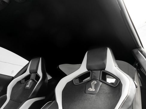 Used 2022 Ford Mustang Shelby GT500 w/ Technology Package image 18