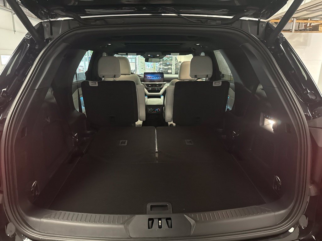 New 2027 Ford Explorer Platinum w/ 3.0L Ultimate Package AWD/4WD image 29