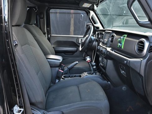 Used 2021 Jeep Gladiator Sport AWD/4WD image 12