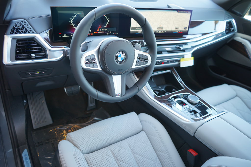 Used 2026 BMW X5 sDrive40i w/ M Sport Package RWD image 12