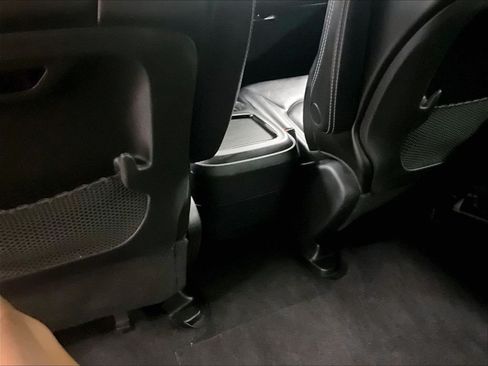 Used 2024 Chrysler Pacifica Limited FWD image 26