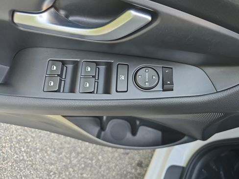 Used 2018 Hyundai Elantra GT FWD image 26