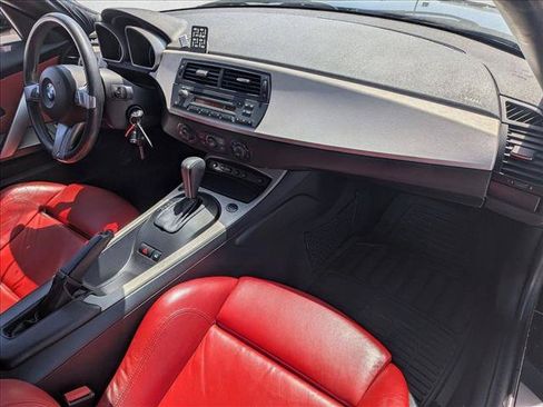 Used 2005 BMW Z4 3.0i RWD image 16