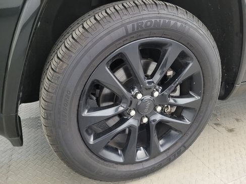 Used 2021 Jeep Grand Cherokee Laredo X AWD/4WD image 31